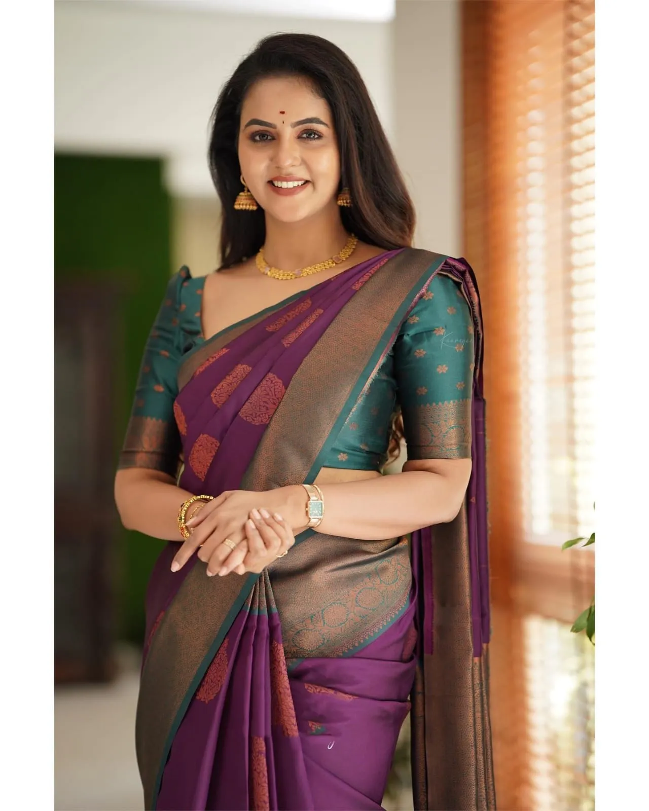 Gratifying Purple Soft Silk Saree With Snazzy Blouse Piece