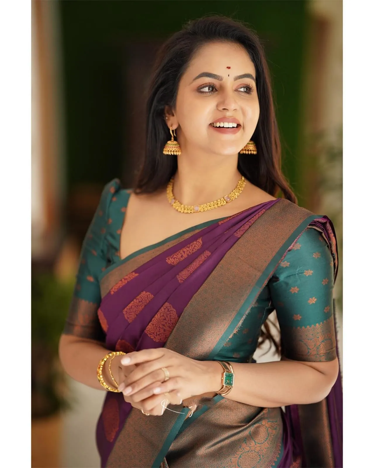 Gratifying Purple Soft Silk Saree With Snazzy Blouse Piece