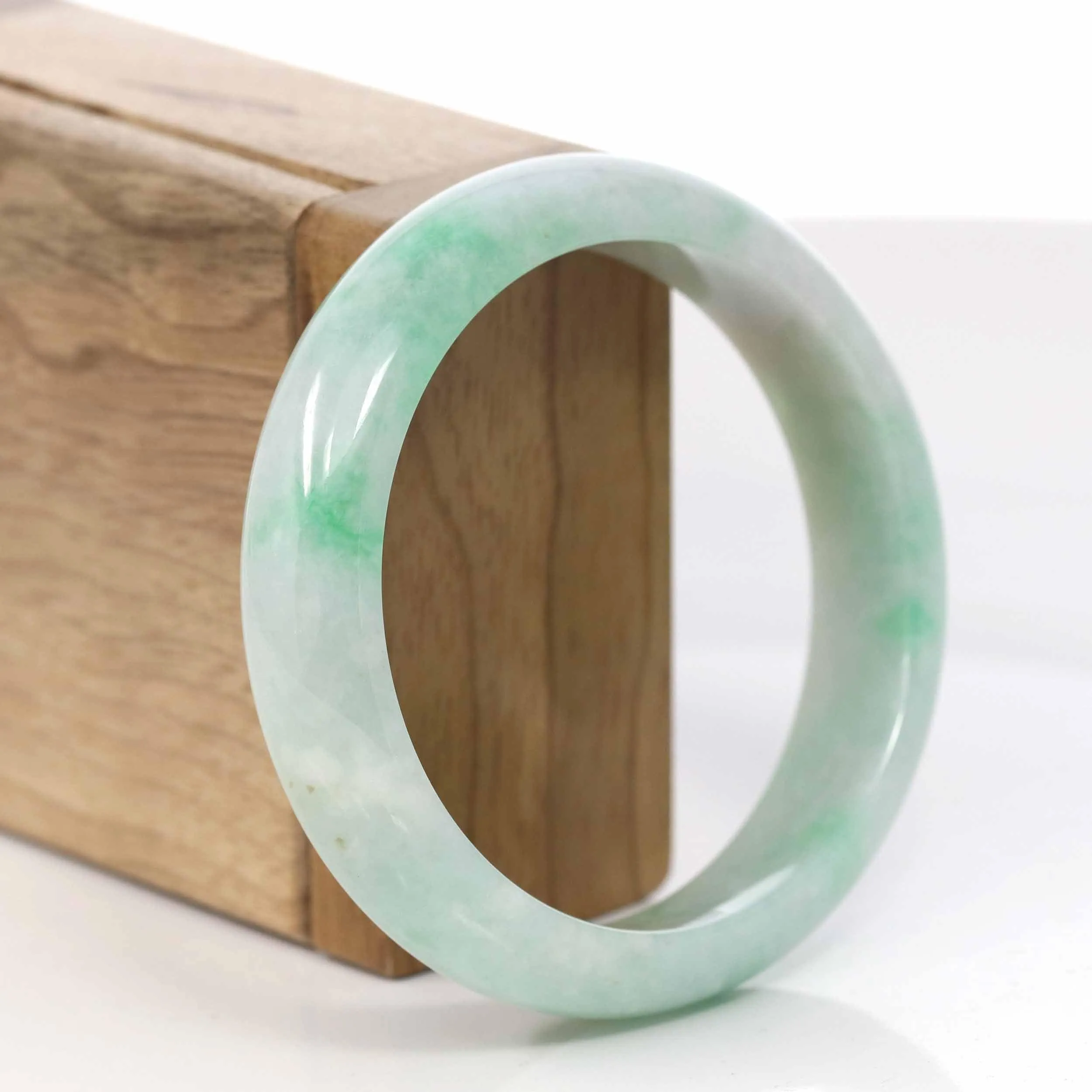 High-quality Lavender-Green Natural Burmese Jadeite Jade Bangle ( 57.64 mm )#405