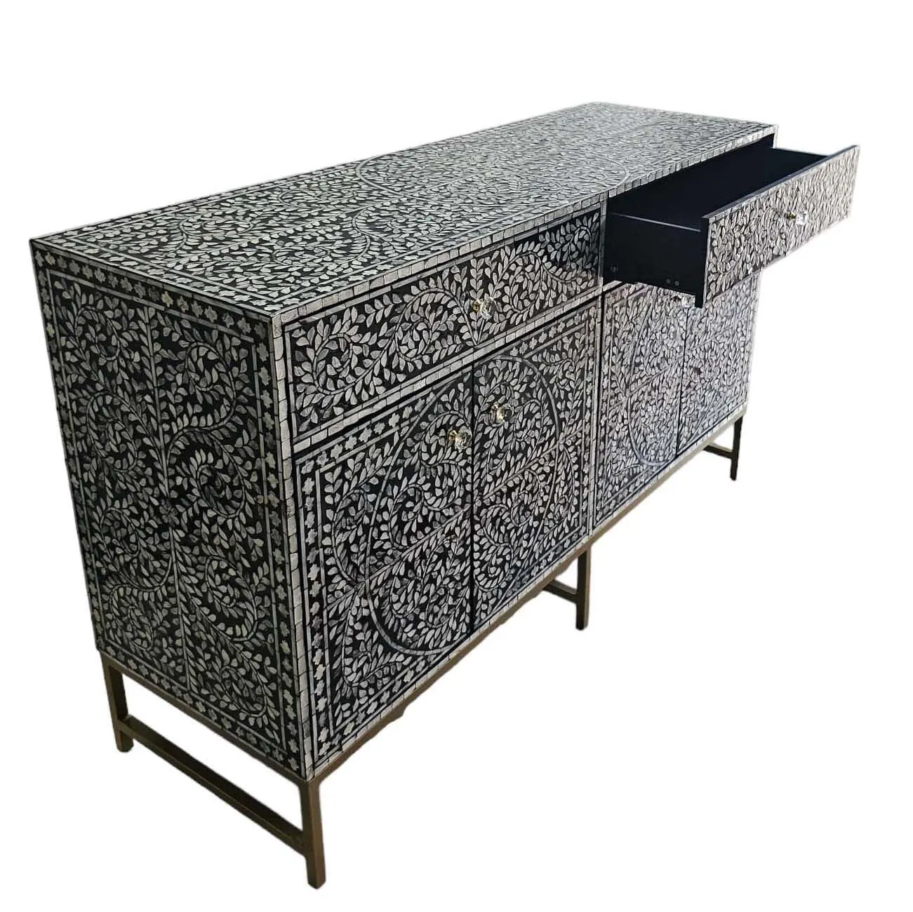 MOTHER OF PEARL GRANDIOSE SIDEBOARD