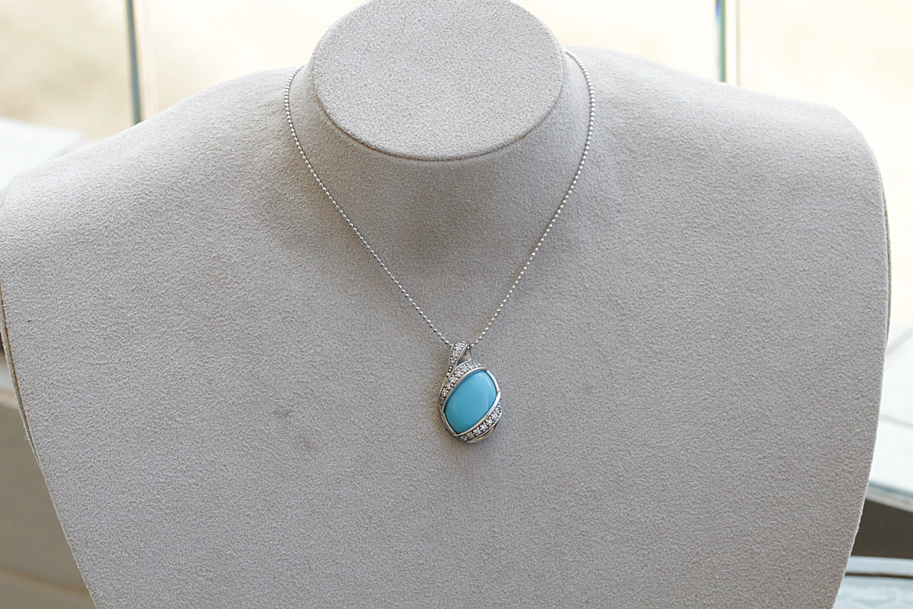 TURQUOISE SILVER NECKLACE